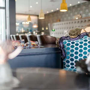 https://motel-one-munchen-sendlinger-tor.getmunichhotels.com